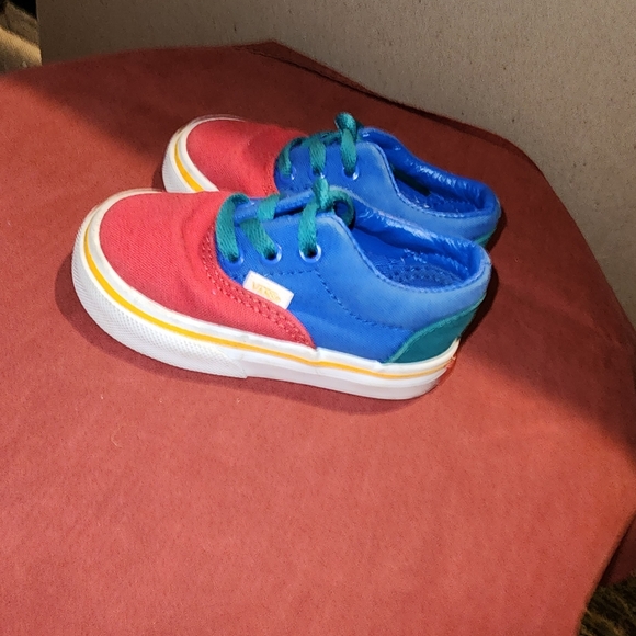 VANS - Picture 5 of 6